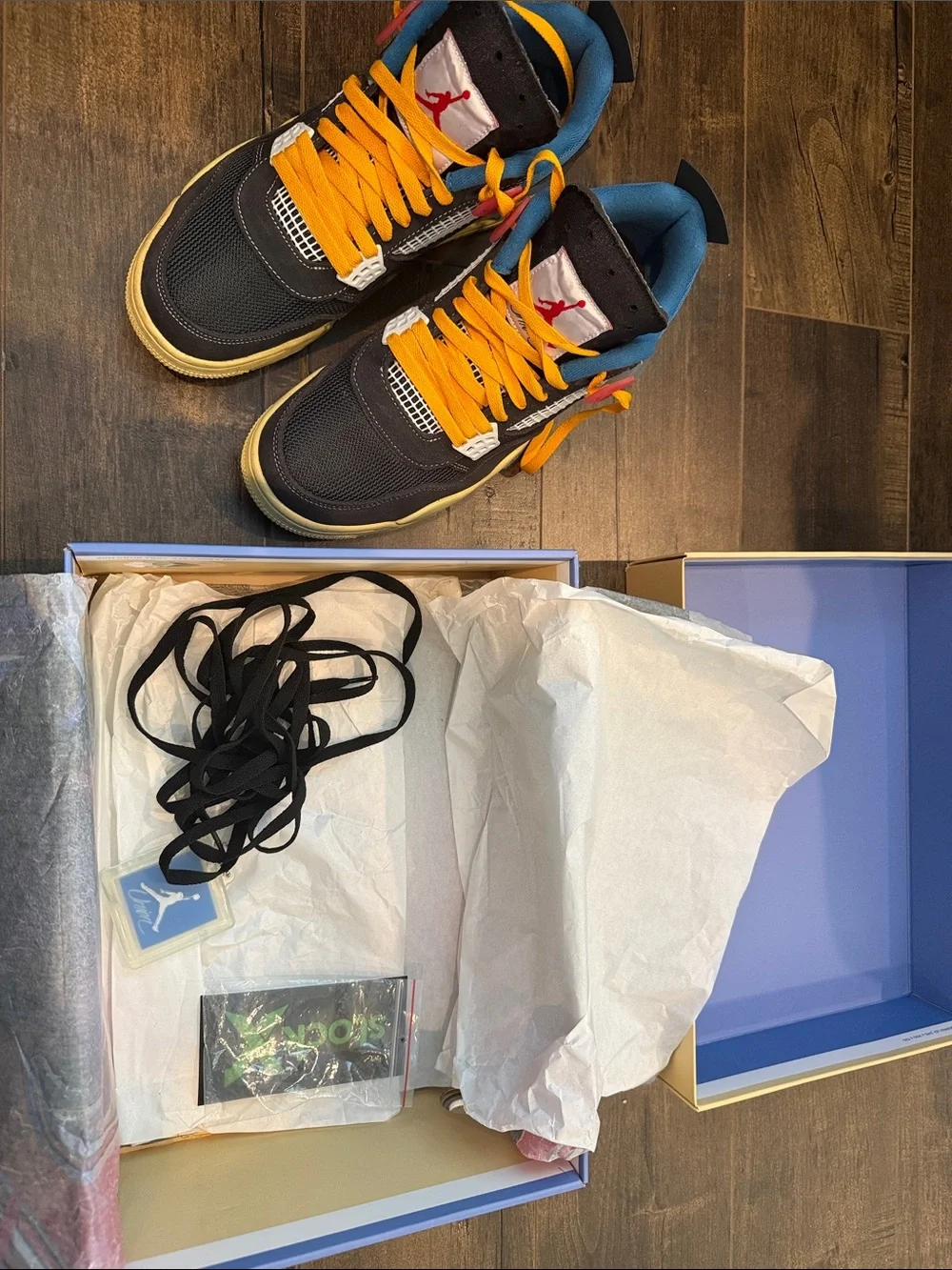 Jordan Two-Tone Blue and Beige Retro Shoe Box